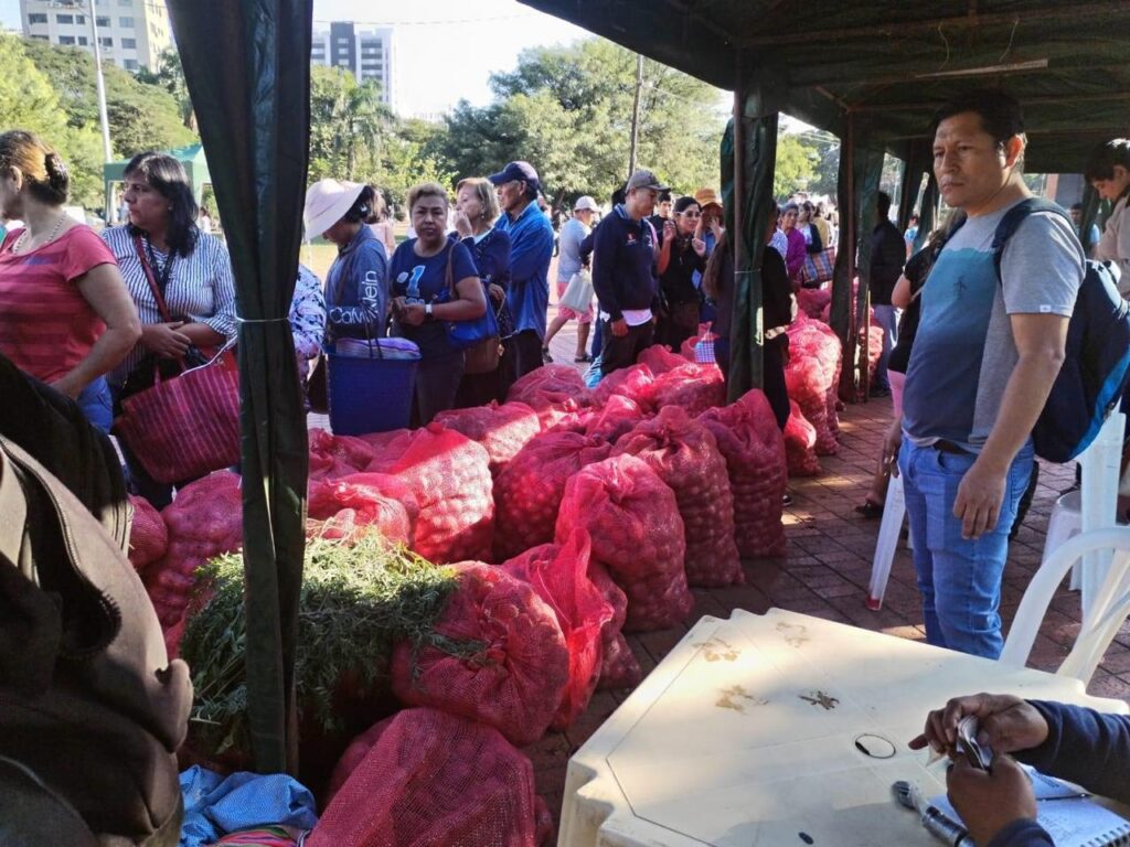 Feria Del Campo A La Olla Se Desarrolla Con Xito En Santa Cruz